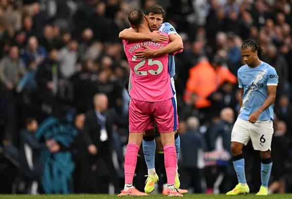 有一个来自, 击败埃弗顿, 对我们来说 有一个来自, 击败埃弗顿, 对我们来说